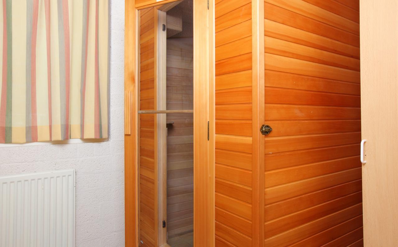 Roompot Schin Op Geul Born Ruang foto